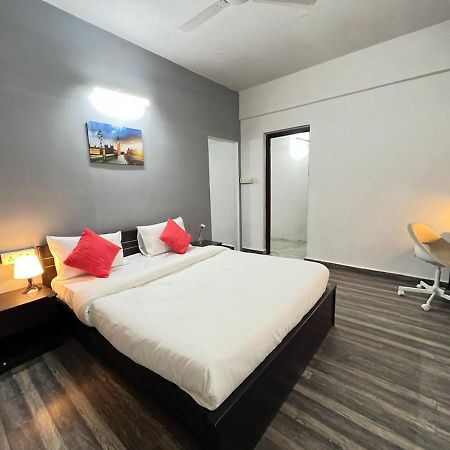 Bedchambers Serviced Apartments, Hyderabad Bagian luar foto