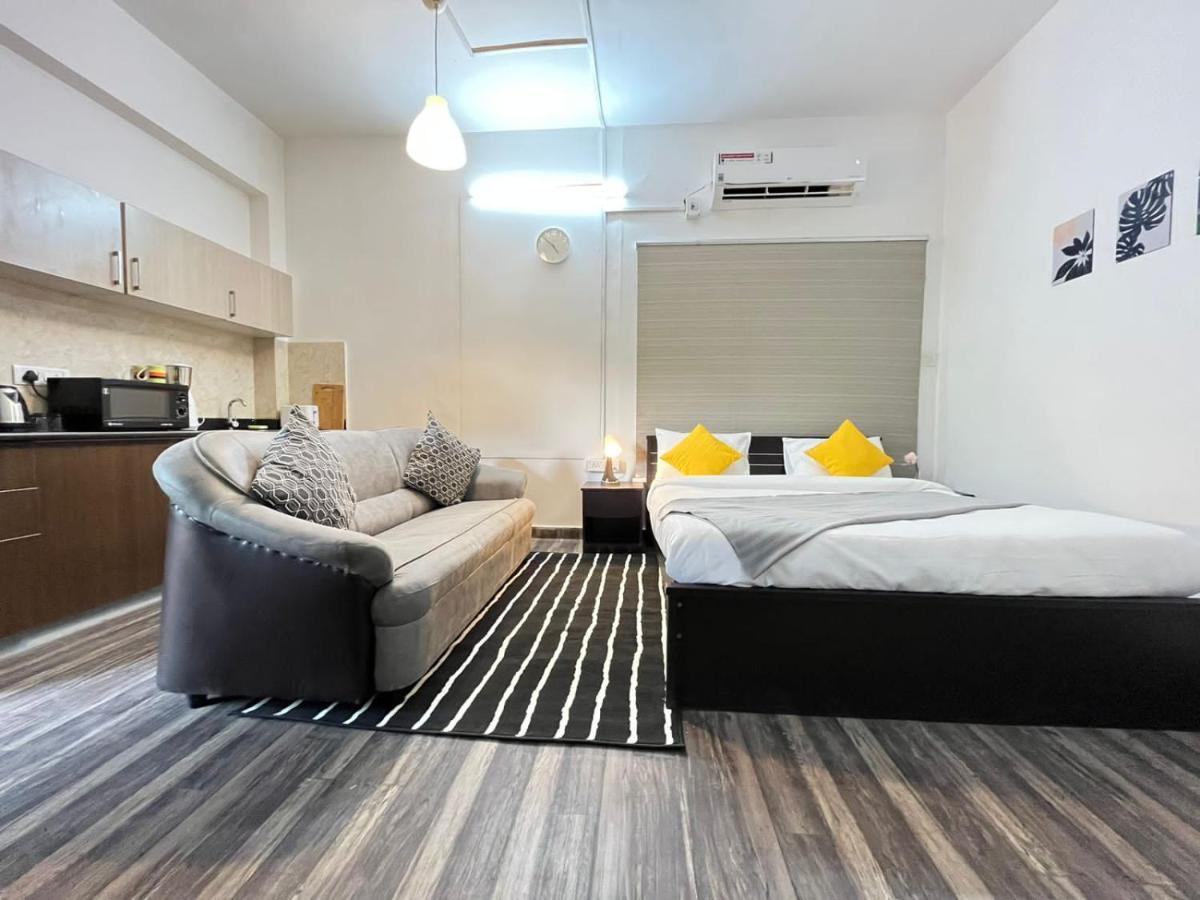 Bedchambers Serviced Apartments, Hyderabad Bagian luar foto