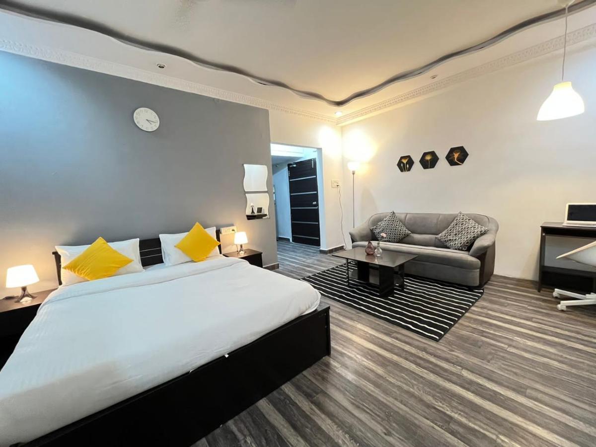 Bedchambers Serviced Apartments, Hyderabad Bagian luar foto
