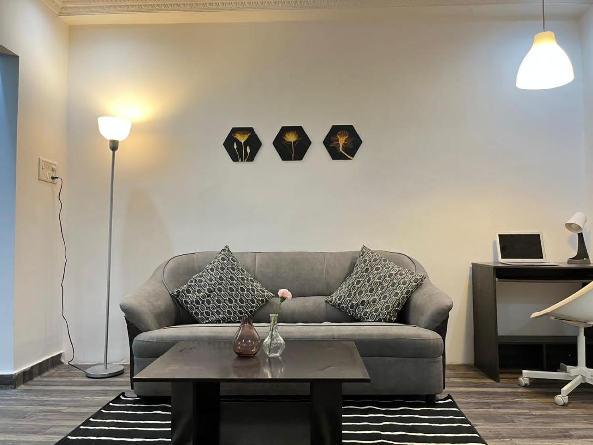 Bedchambers Serviced Apartments, Hyderabad Bagian luar foto